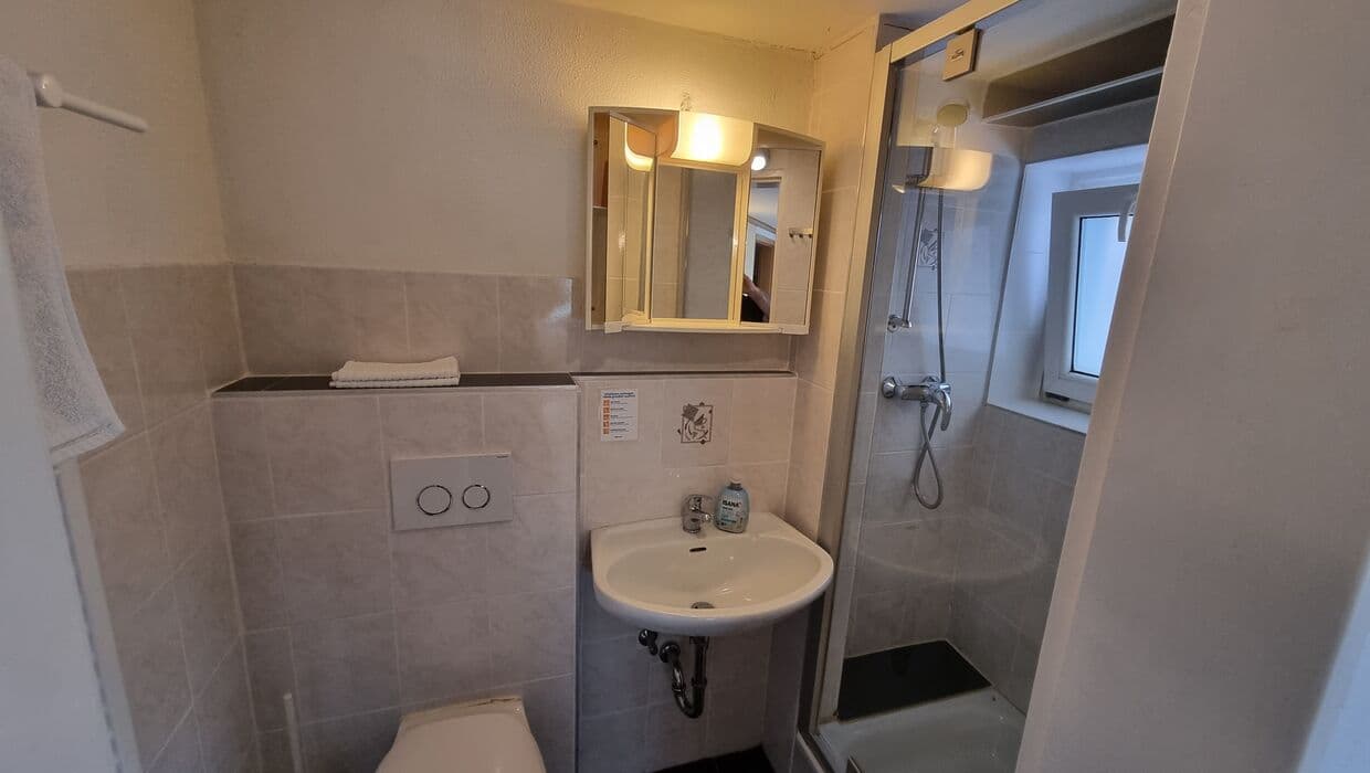 Bungalow 2 - Badezimmer